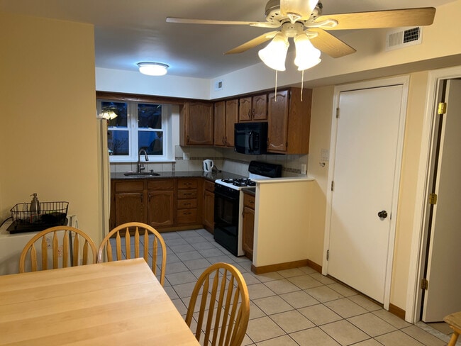 10202 Murty Ln in Philadelphia, PA - Building Photo - Building Photo