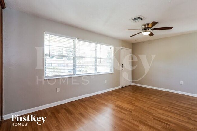 2431 Rodman St in Hollywood, FL - Foto de edificio - Building Photo