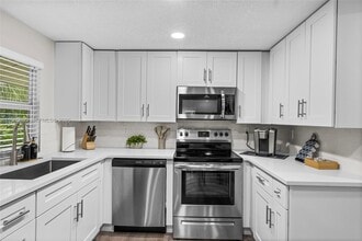 6674 4th St in Jupiter, FL - Building Photo - Building Photo