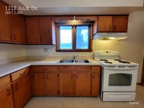 1212 Julie Dr in Champaign, IL - Building Photo - Building Photo