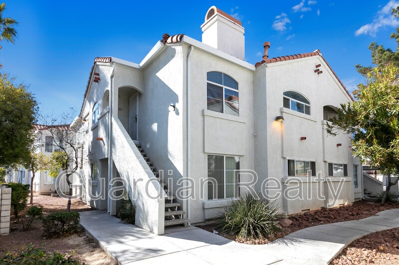 4504 W Lake Mead Blvd in Las Vegas, NV - Building Photo