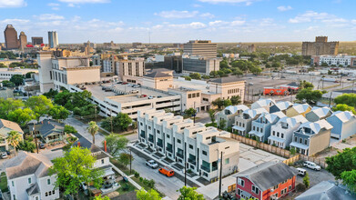 319 E Evergreen St in San Antonio, TX - Building Photo - Building Photo