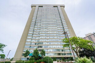 55 Skymark Dr in Toronto, ON - Building Photo
