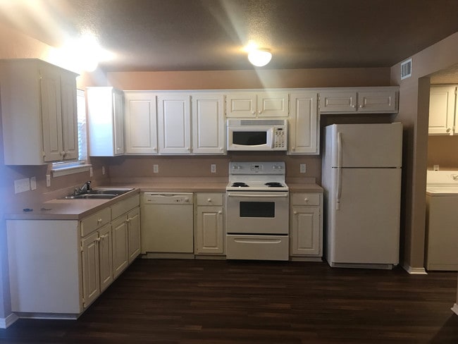 815 N 48th St-Unit -B in Fort Smith, AR - Building Photo - Building Photo