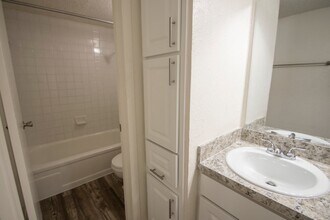 Canyon Creek in Dallas, TX - Building Photo - Building Photo