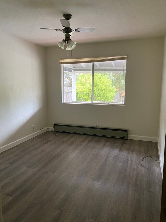 9343 Champs de Elysees Rentals in Forestville, CA