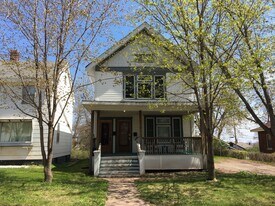 1116 N Central Ave in Duluth, MN - Building Photo