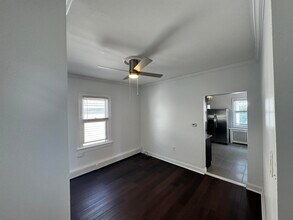 24 Pamrapo Ave in Jersey City, NJ - Building Photo - Building Photo