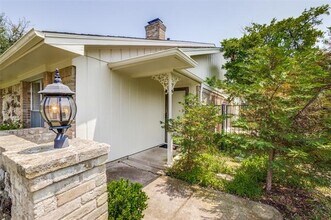 10530 Pagewood Dr in Dallas, TX - Building Photo - Building Photo