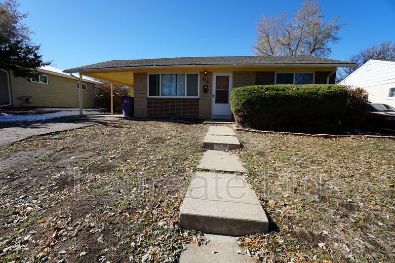 2645 S Newton St in Denver, CO - Building Photo