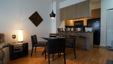 70 Alexander St in Toronto, ON - Building Photo - Building Photo