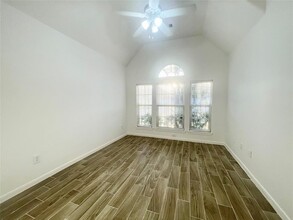 10015 Tulip Trails Ct in Houston, TX - Building Photo - Building Photo