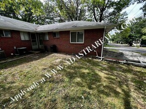 7901 Grandview St in Overland Park, KS - Building Photo - Building Photo