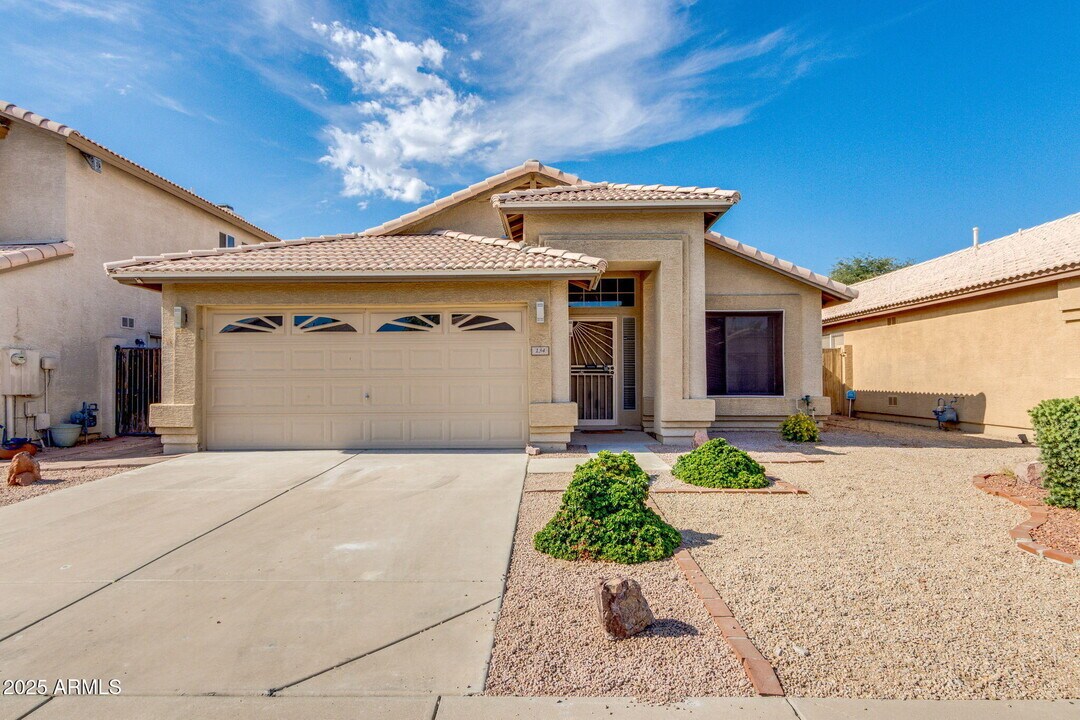 134 W Helena Dr in Phoenix, AZ - Building Photo