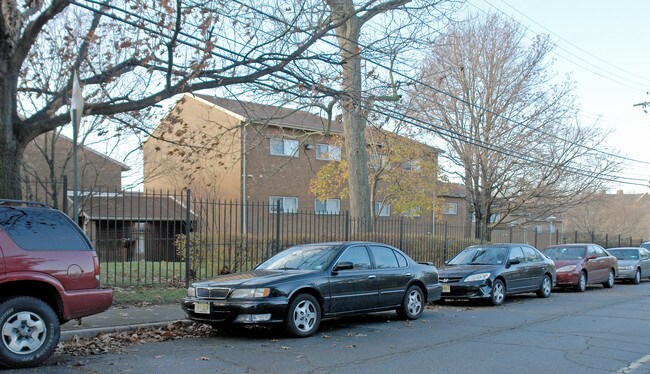 Notre Dame Apartments in Baltimore, MD - Building Photo - Building Photo