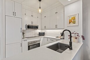 438 Richmond St W in Toronto, ON - Building Photo