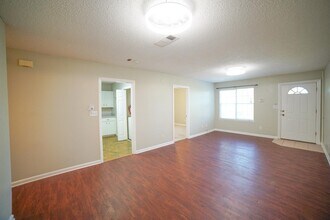 1100 Greentree Ct in Tallahassee, FL - Building Photo - Building Photo