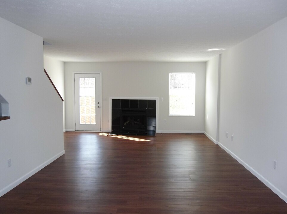 4190 Otter Creek Dr in Amelia, OH - Foto de edificio