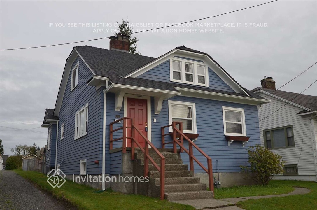 2723 Virginia Ave in Everett, WA - Foto de edificio