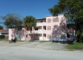 7521 Magnolia Ave Apartments