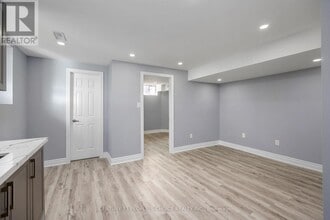 32 Frenchpark Cir in Brampton, ON - Building Photo - Building Photo