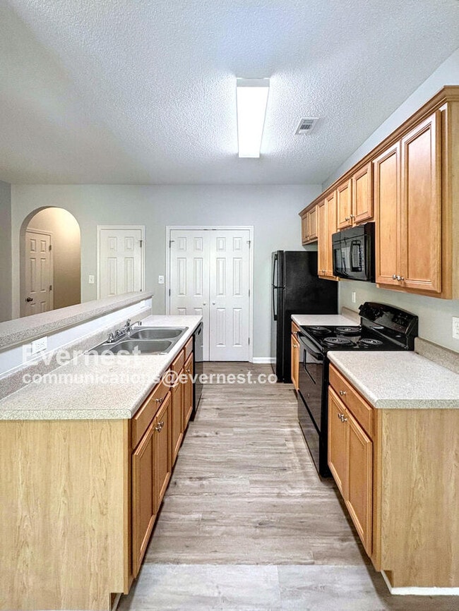 8534 Kaden Dr in Jonesboro, GA - Building Photo - Building Photo