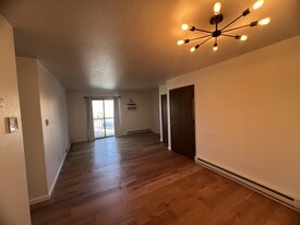 2517 N 36th St Apartamentos