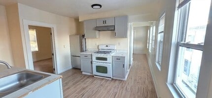 18 Linden St in Rockland, MA - Building Photo - Building Photo