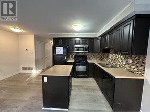 20 McConkey Crescent in Brantford, ON - Building Photo - Building Photo