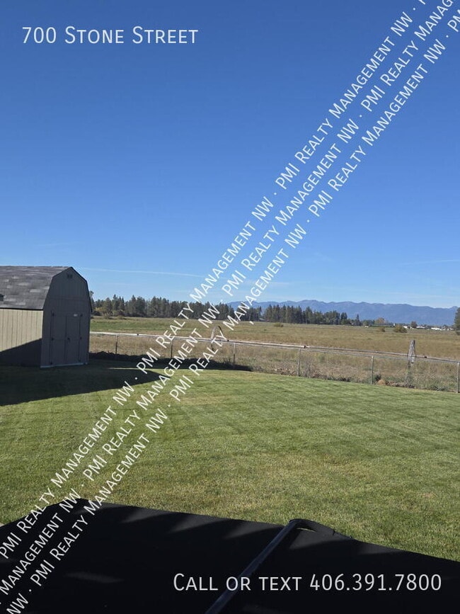 700 Stone St in Kalispell, MT - Foto de edificio - Building Photo