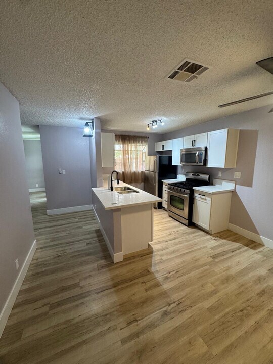 457 N Lamb Blvd in Las Vegas, NV - Building Photo