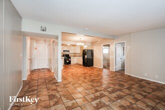 4747 Everman Dr in Las Vegas, NV - Foto de edificio - Building Photo