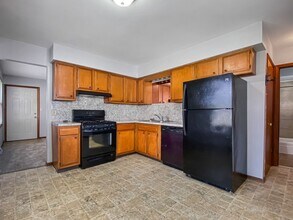 5969 Crestmoor Dr SE in Kentwood, MI - Building Photo - Building Photo