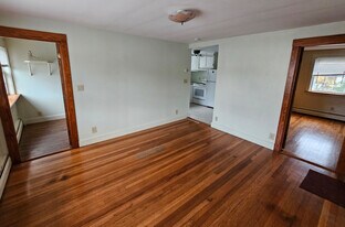 3 Page St, Unit 3 Page Street in Bath, ME - Building Photo