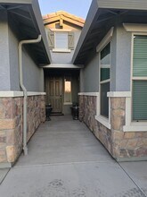 1306 Rdg Crk Ests Wy in Dinuba, CA - Building Photo - Building Photo