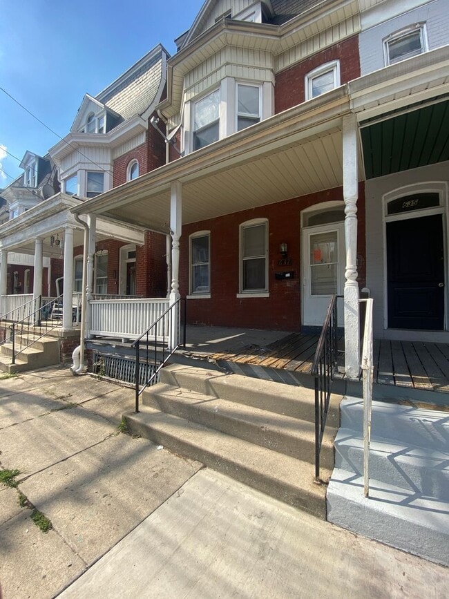 property at 637 W King St