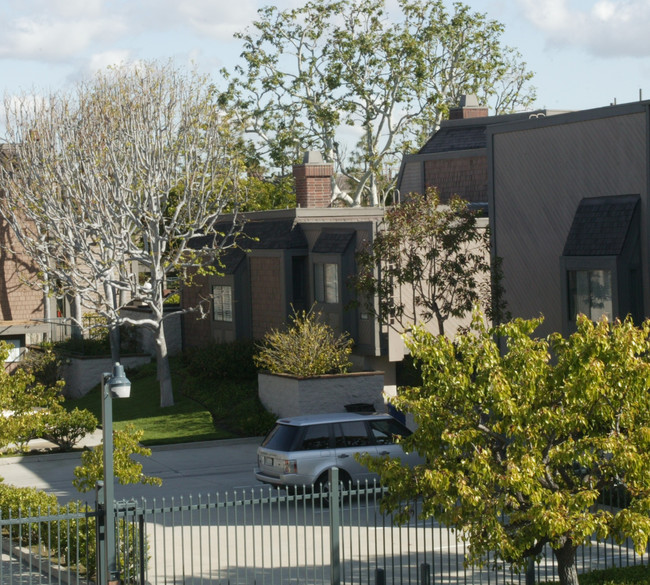 4535 Alla Rd in Los Angeles, CA - Foto de edificio - Building Photo