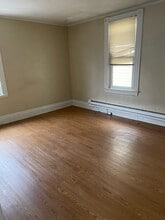 141 Watkins Ave, Unit 1 in Wilmerding, PA - Foto de edificio - Building Photo