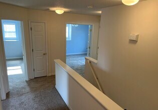 26915 Stillbrook Dr in Zephyrhills, FL - Building Photo - Building Photo