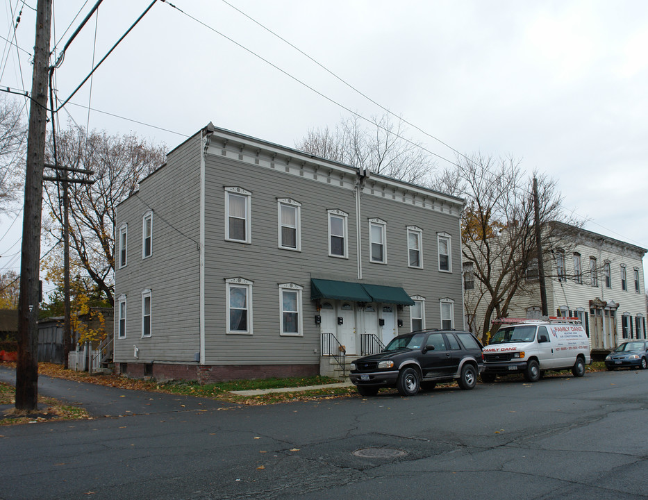 24 110th St in Troy, NY - Building Photo