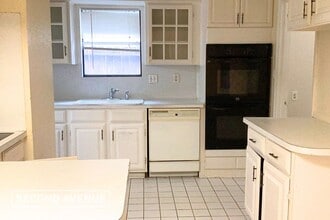 12115 Creekhurst Dr in Houston, TX - Building Photo - Building Photo