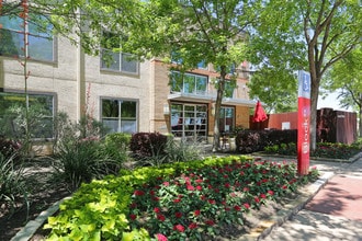 Block 24 in Richardson, TX - Foto de edificio - Building Photo