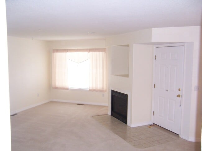 1419 Red Mountain Dr-Unit -1 in Longmont, CO - Building Photo - Building Photo