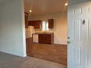 220 S Elk St in Hemet, CA - Building Photo - Building Photo