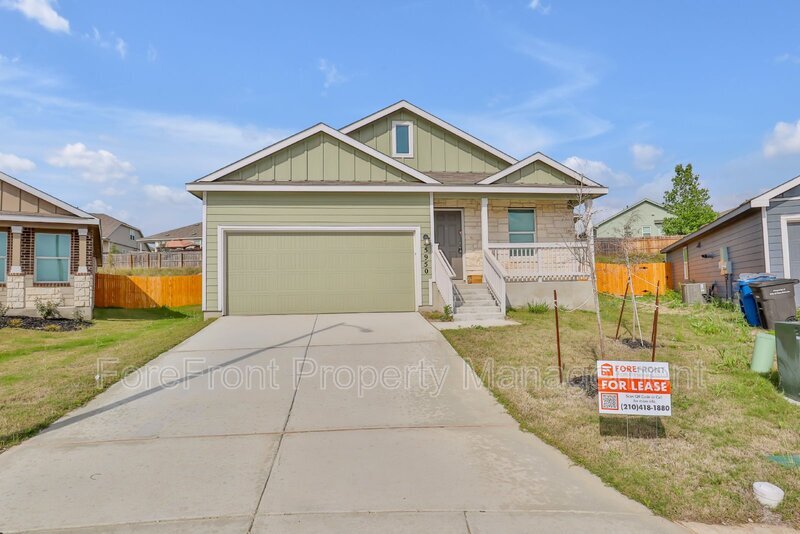 5950 Frisbee Path in Converse, TX - Building Photo