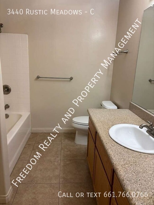 3440 Rustic Meadow Ct in Bakersfield, CA - Building Photo - Building Photo