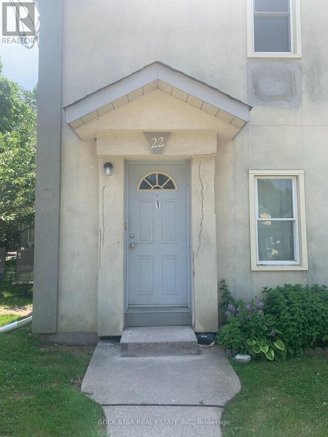 22 Dacotah St in St Catharines, ON - Building Photo - Building Photo