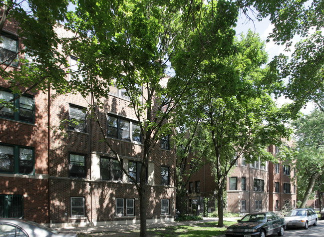 Ingleside Court Condominiums in Chicago, IL - Building Photo - Building Photo