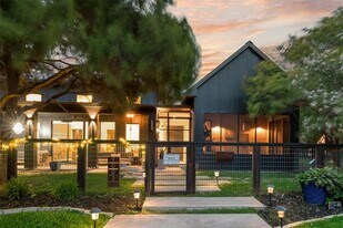 9003 Eustis Ave in Dallas, TX - Building Photo