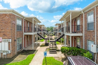 Crossings at Berkley Square in Houston, TX - Foto de edificio - Building Photo